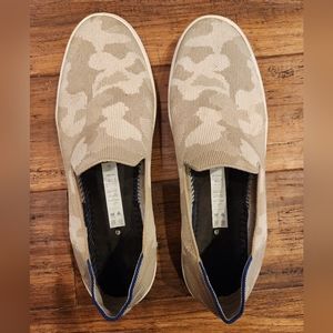 Rothys sneakers sand camo 11.5